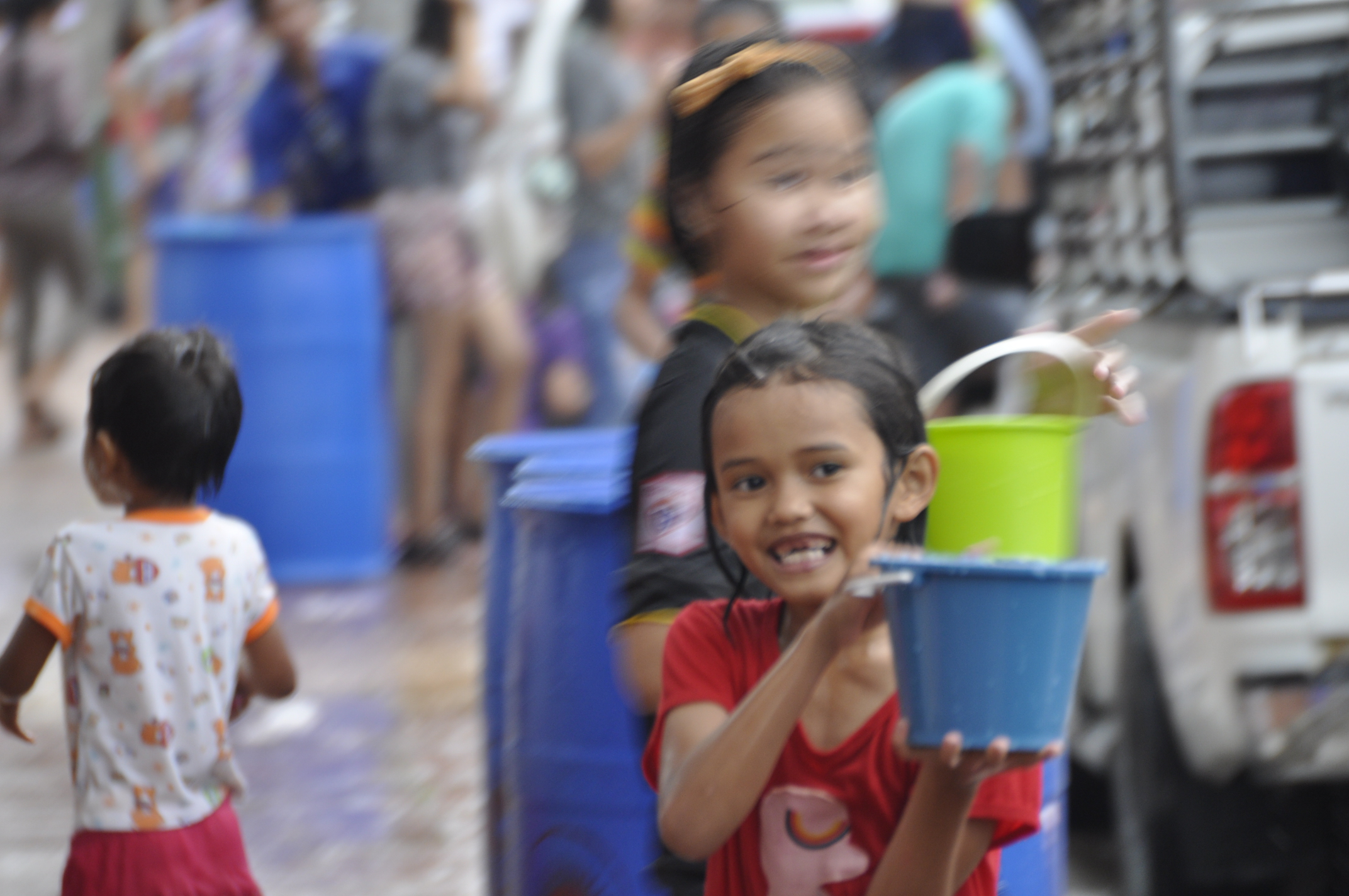 สงกรานต์วิถีไทยถนนข้าวทิพย์ ท่องเที่ยวคึกคักทั่วจันทบุรี